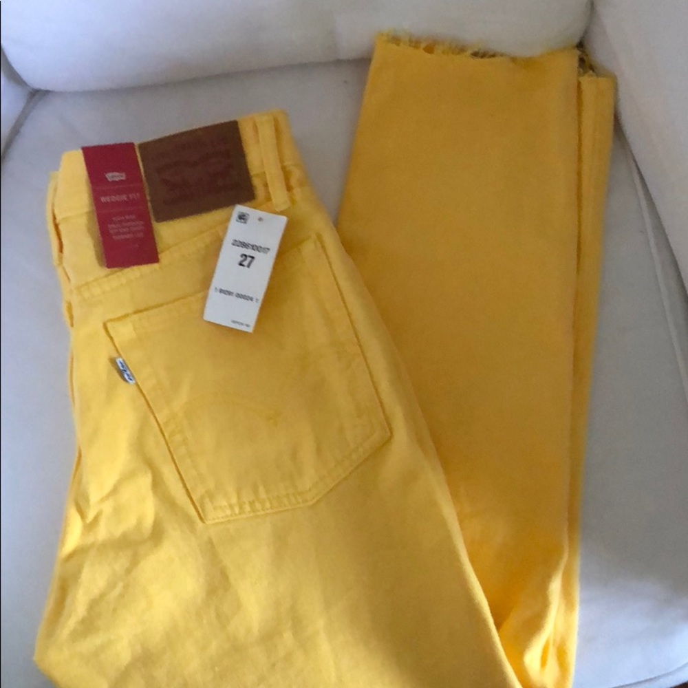 Yellow jeans Levi’s